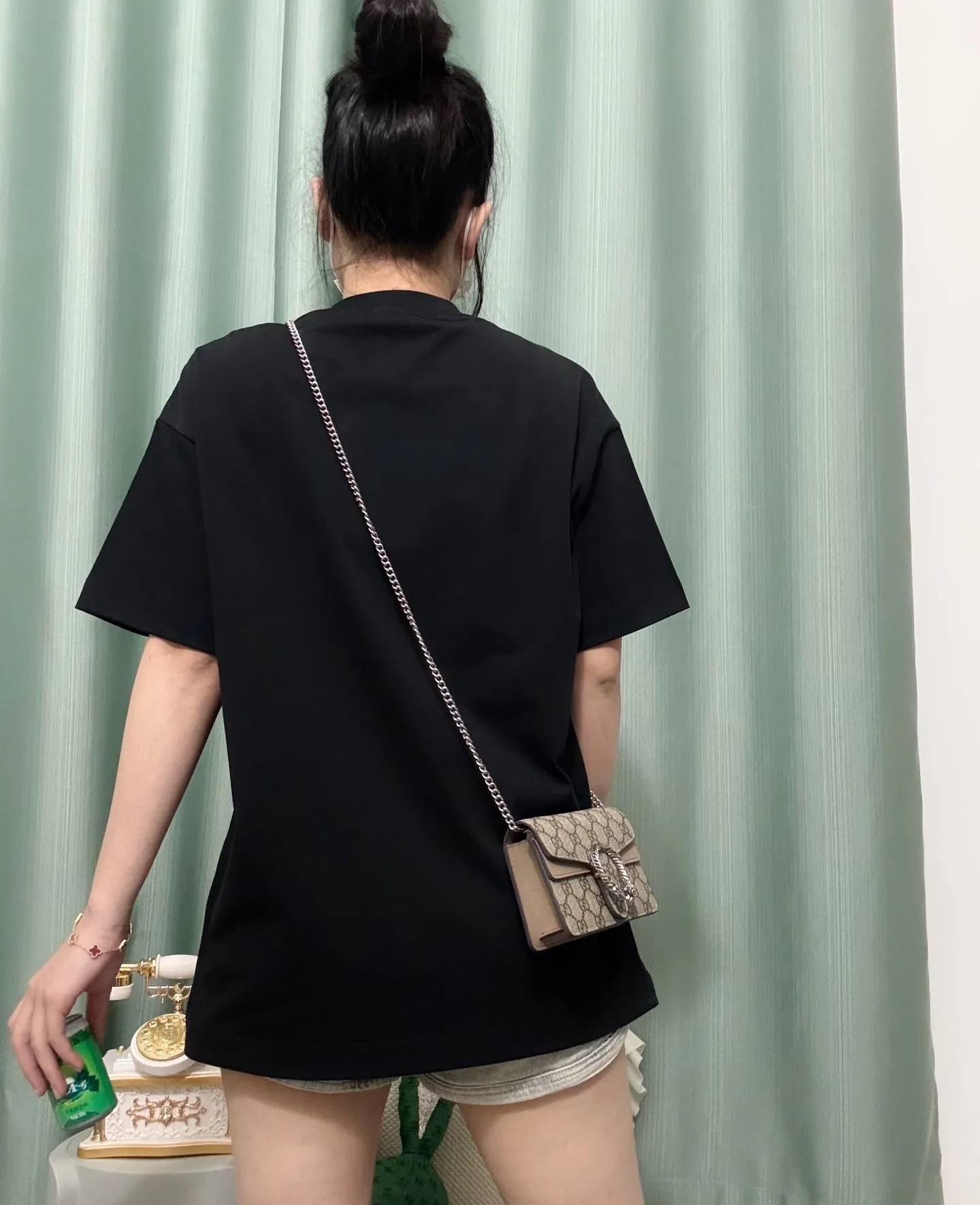 Black ， Same Style